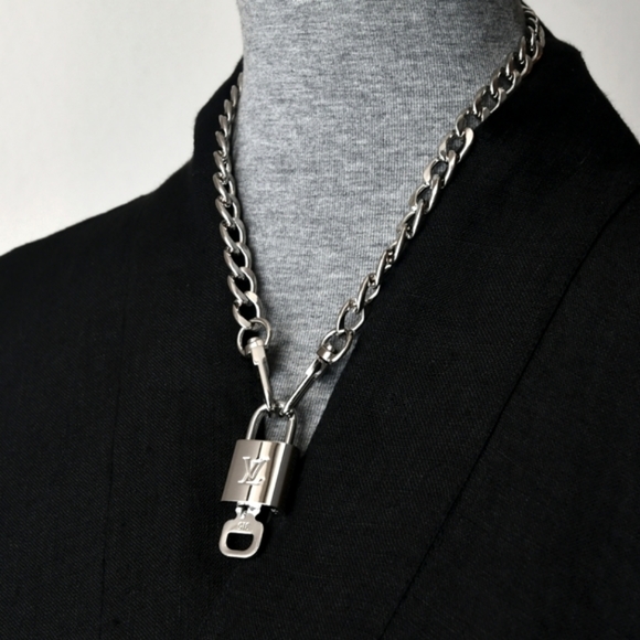 Authentic Louis Vuitton SILVER Lock & Keys Necklace #315 NEW ~2 Chains Included✨ - Picture 3 of 11